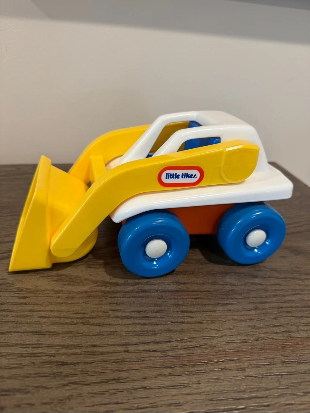 Vintage Little Tikes 1980’s Front End Loader Bulldozer with Scooper